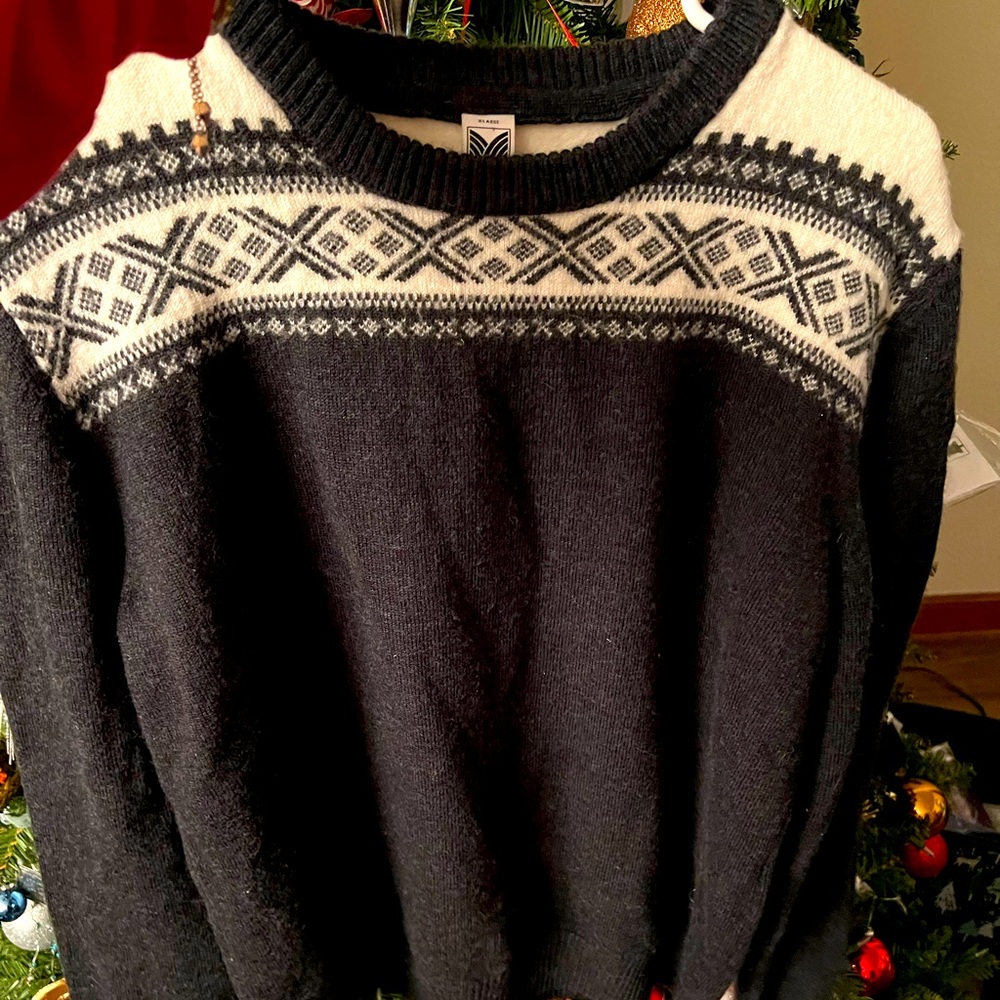 Dale of Norway Sweater Size Says XL, but Fits small, more like a M/L